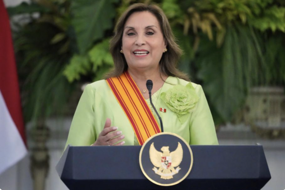 Парламент Перу объявил импичмент президенту